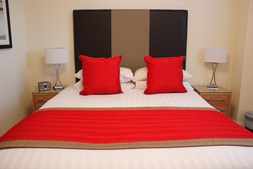 House Of Fisher - Central Point Basingstoke Room photo
